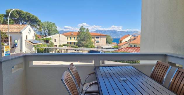 Apartment Brnic AQ 1 - with Balcony, 90 m from the Beach