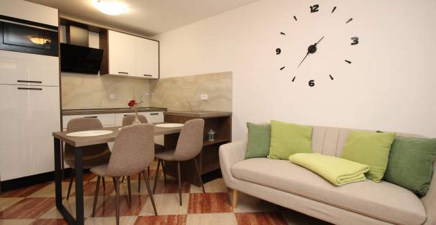 Apartman Brnic AQ 3 – s Balkonom, 90 m od Plaže