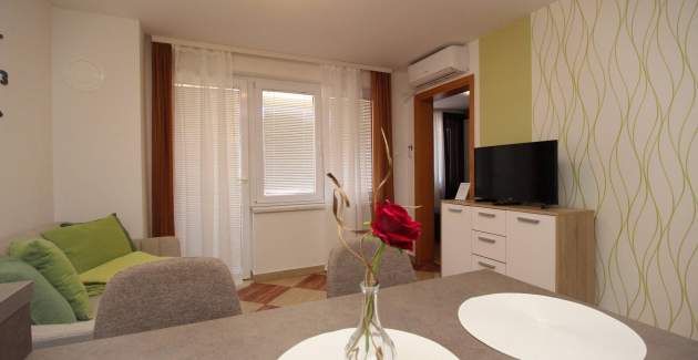 Apartman Brnic AQ 3 – s Balkonom, 90 m od Plaže