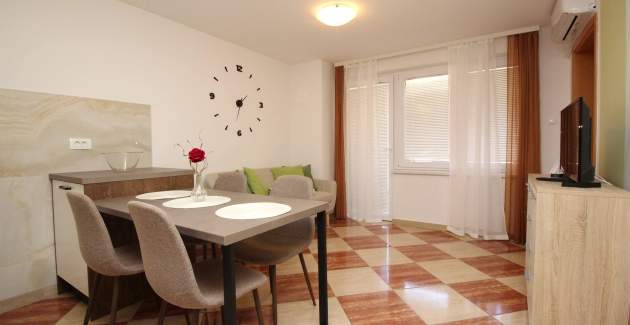 Apartman Brnic AQ 3 – s Balkonom, 90 m od Plaže