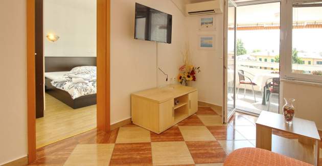 Apartment Dorcic AQ 1 - central Location, close to the Beach