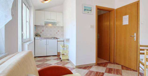 Apartment Dorcic AQ 2 - central Location, close to the Beach