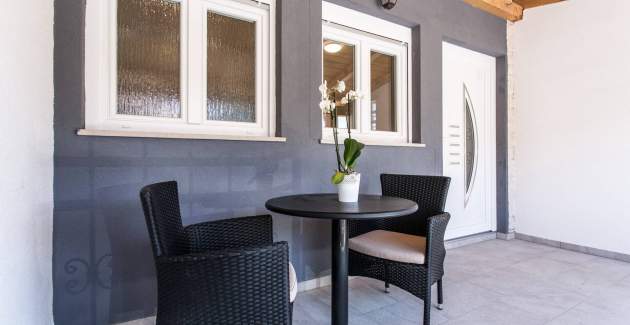 Studio Apartment Berisha 1 No.6 - with roofed Terrace