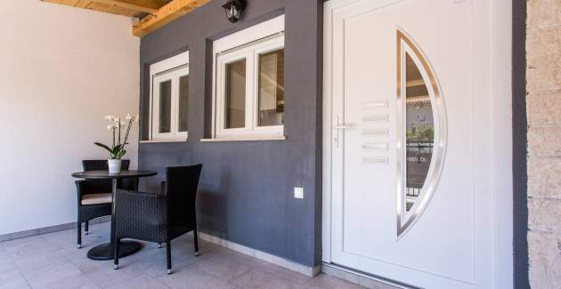 Studio Apartment Berisha 1 No.6 - with roofed Terrace