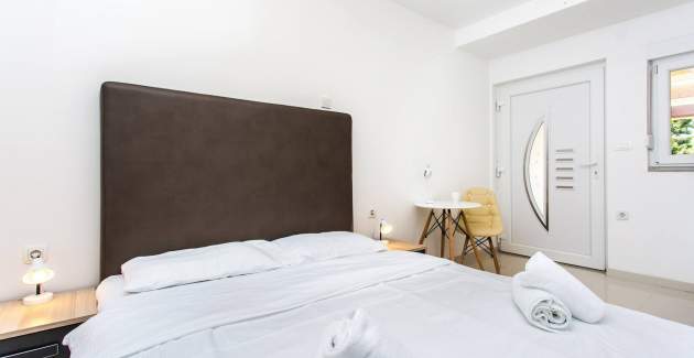 Studio Apartment Berisha 1 No.6 - with roofed Terrace