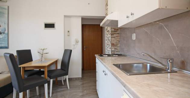 Charmantes Apartment Brnić Nr.4 - mit geräumigem Balkon