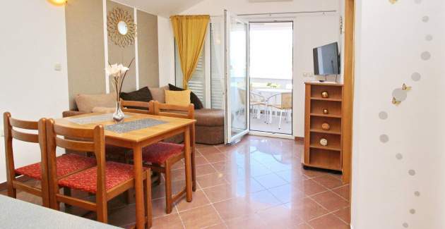 Apartment Brnic Nar. more - with Sea View, 350m from the Beach