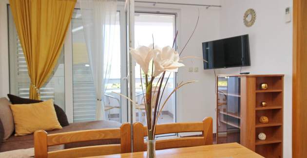 Apartment Brnic Nar. more - with Sea View, 350m from the Beach