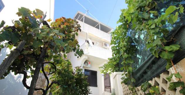 Apartman Bugi PRIZ - u prizemlju, s terasom