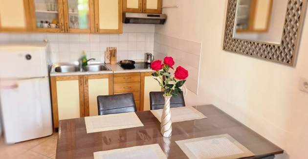 Apartman Bugi PRIZ - u prizemlju, s terasom