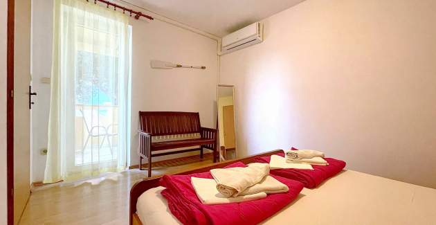 Capic Z3 - Apartment with Balcony and Parking spot, 300 m from the Beach