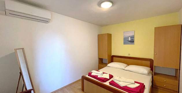 Capic Z3 - Apartment with Balcony and Parking spot, 300 m from the Beach