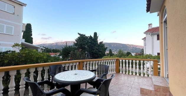 Capic Z1 – Apartment mit Terrasse und Parkplatz, 300 m vom Strand entfernt