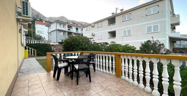 Capic Z1 – Apartment mit Terrasse und Parkplatz, 300 m vom Strand entfernt