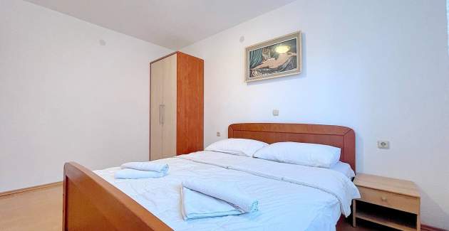 Capic Z1 – Apartment mit Terrasse und Parkplatz, 300 m vom Strand entfernt