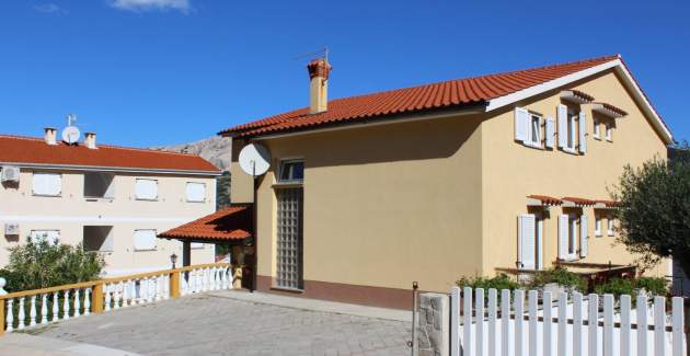 Capic Z1 – Apartment mit Terrasse und Parkplatz, 300 m vom Strand entfernt