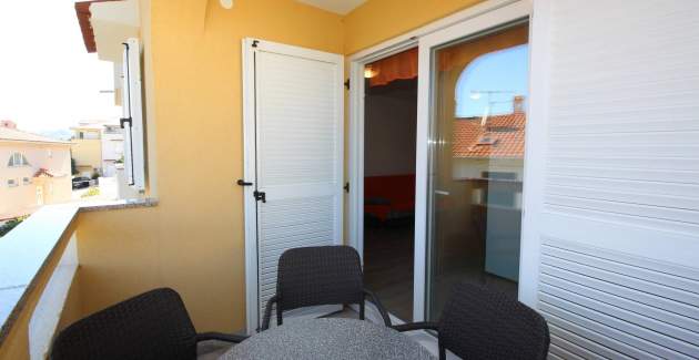 Capic Z5 - Apartment with Balcony and Parking spot, 300 m from the Beach