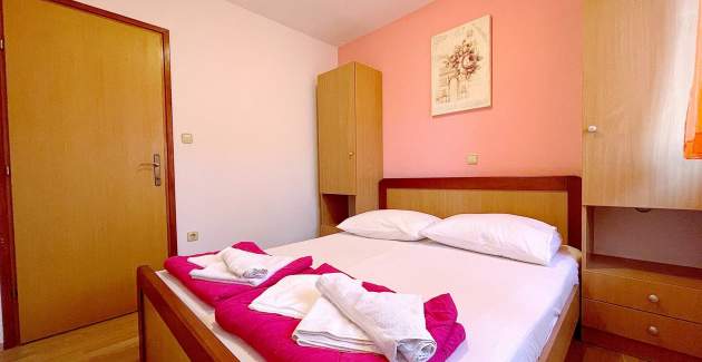 Capic Z5 - Apartment with Balcony and Parking spot, 300 m from the Beach