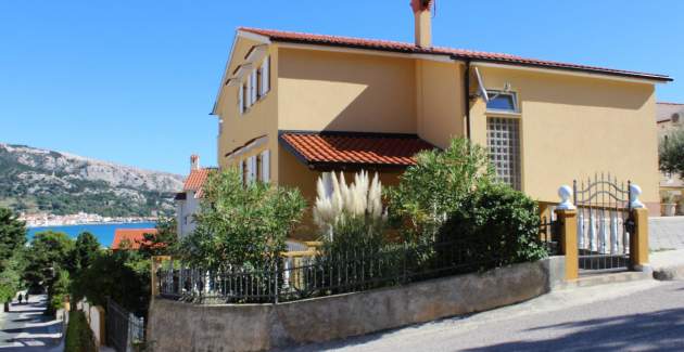 Capic Z7 - Apartment with Balcony and Parking spot, 300 m from the Beach