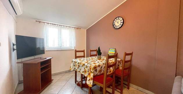 Capic Z7 - Apartment with Balcony and Parking spot, 300 m from the Beach