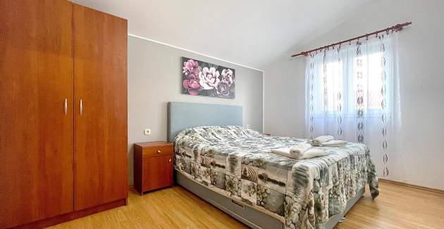 Capic Z7 - Apartment with Balcony and Parking spot, 300 m from the Beach