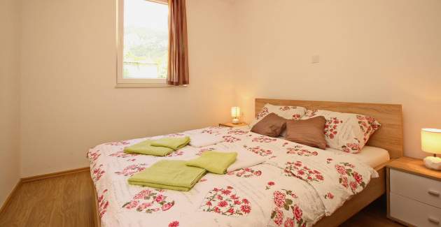 Apartment Cugalj - with Balcony, 1st floor, 300 m from the Beach