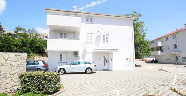 Apartment Cugalj - with Balcony, 1st floor, 300 m from the Beach