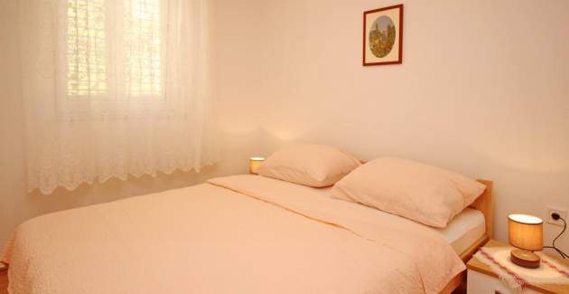 Apartment Vasilic - with Terrace, 300m from the Beach