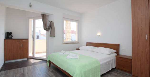 Room Dekanic No.3 - with mini Fridge and Balcony