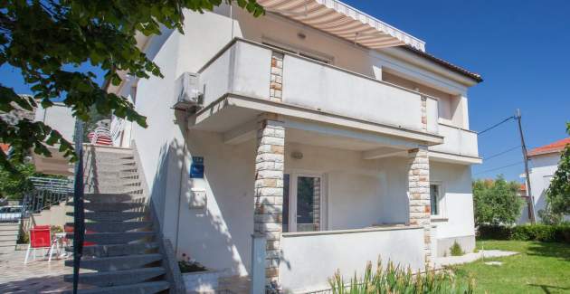 Zimmer Dekanic Nr.1 – mit Minikühlschrank und Terrasse