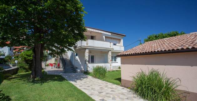 Zimmer Dekanic Nr.1 – mit Minikühlschrank und Terrasse