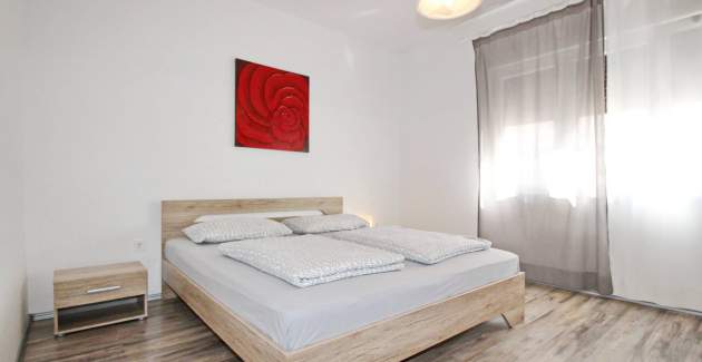 Apartment Mihaela - 350m from the Beach