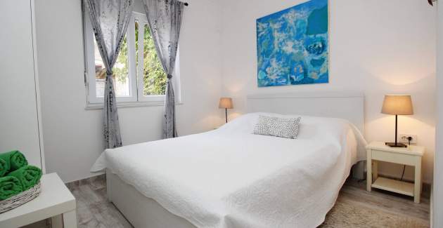 Apartment Fantov No.1 - with Terrace, 250 m from the Beach