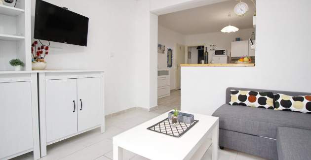 Apartment Fantov No.1 - with Terrace, 250 m from the Beach