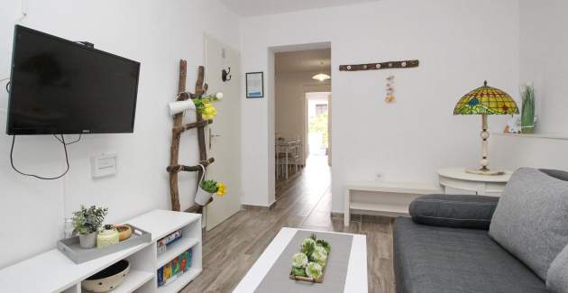 Apartment Fantov No.2 - with Terrace, 250 m from the Beach