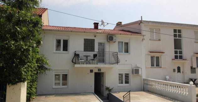 Apartment Fantov No.2 - with Terrace, 250 m from the Beach