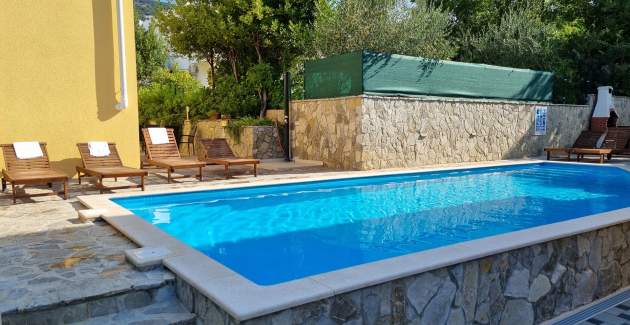 Apartment Gorica 1 No.5 - with Pool, 200 m from the Beach