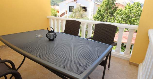 Apartment Gorica 1 No.5 - with Pool, 200 m from the Beach