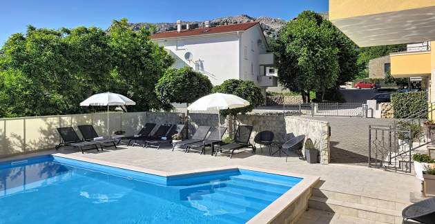 Apartment Gorica 2 No.1 - with Terrace and Pool