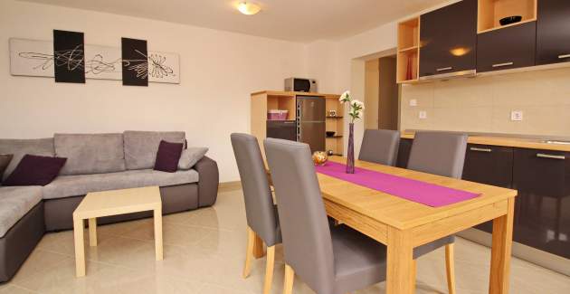 Apartment Gorica 2 No.1 - with Terrace and Pool