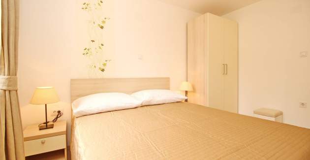 Apartment Gorica 2 No.3 - with Terrace and Pool