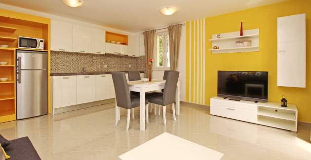 Apartment Gorica 2 No.3 - with Terrace and Pool