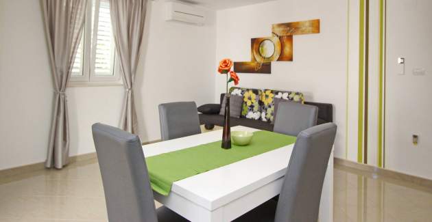 Apartment Gorica 2 No.6 - with Balcony and Pool