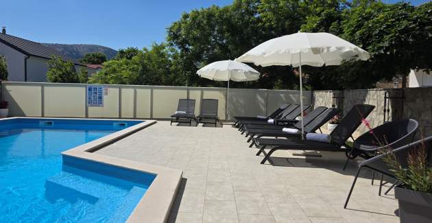 Apartment Gorica 2 No.6 - with Balcony and Pool