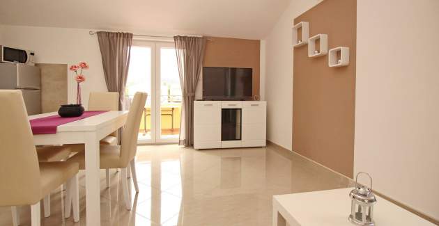 Apartment Gorica 2 No.8 - with Balcony and Pool