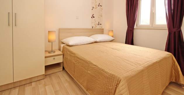 Apartment Gorica 2 No.8 - with Balcony and Pool