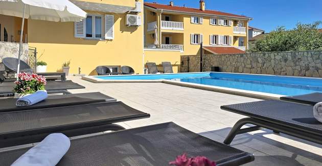 Apartment Gorica 2 No.8 - with Balcony and Pool