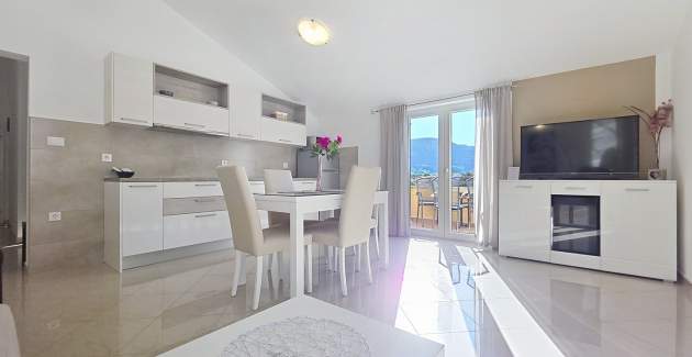 Apartment Gorica 2 No.8 - with Balcony and Pool