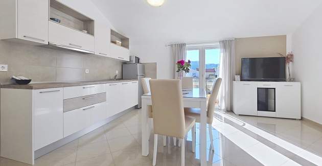 Apartment Gorica 2 No.8 - with Balcony and Pool