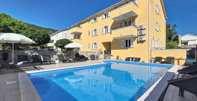 Apartment Gorica 2 No.9 - with Balcony and Pool